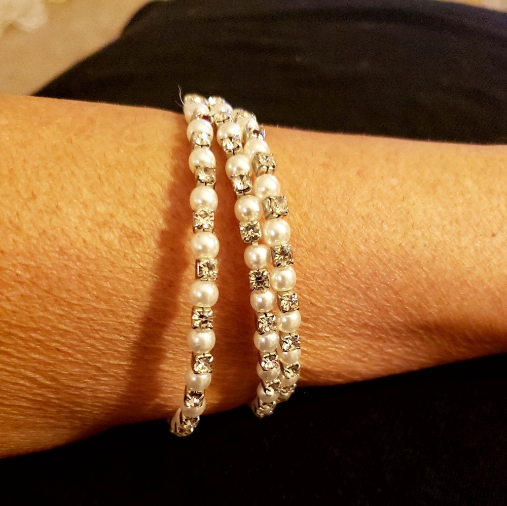 Pearl costume bracelet